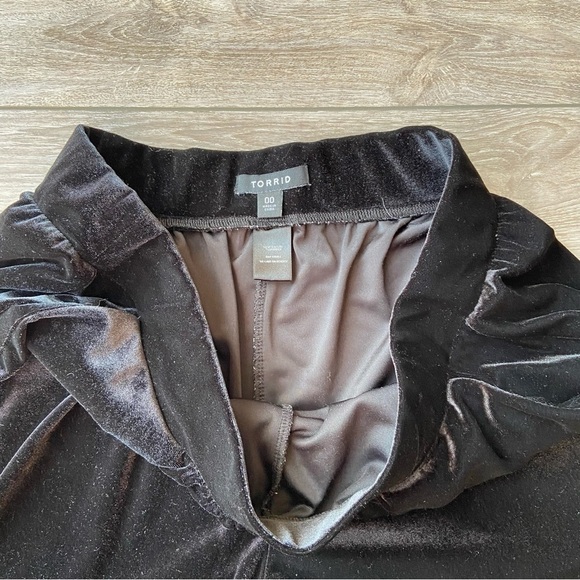 Torrid Velvet  Wide Leg Cropped Pants - Picture 5 of 15